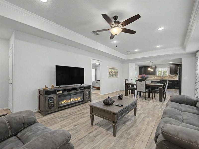 6993 Hickory Creek Drive, Frisco TX 75036 - Photo 2