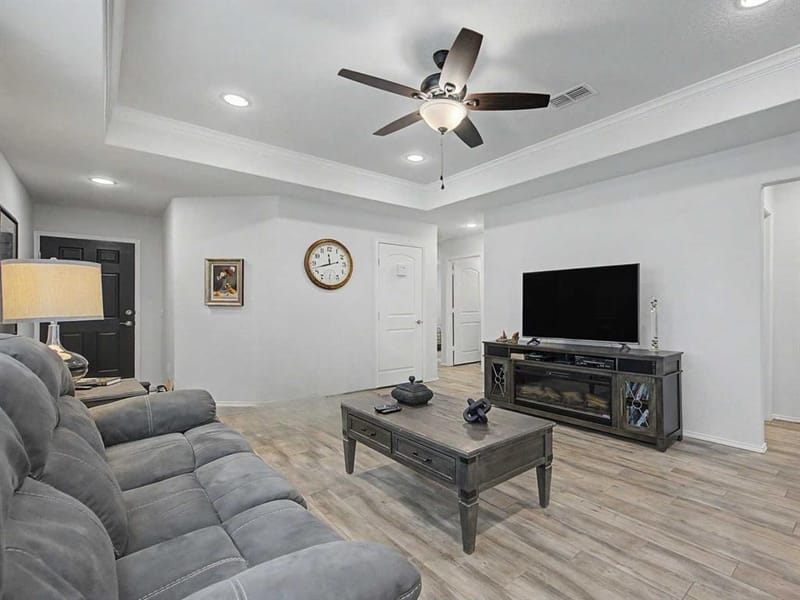 6993 Hickory Creek Drive, Frisco TX 75036 - Photo 6