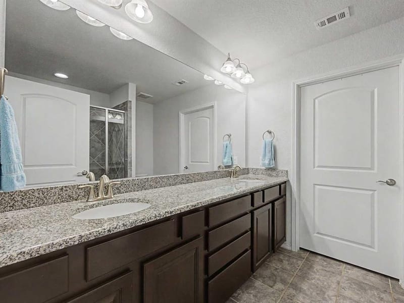 6993 Hickory Creek Drive, Frisco TX 75036 - Photo 13