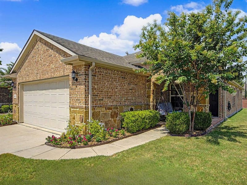 6993 Hickory Creek Drive, Frisco TX 75036 - Photo 4