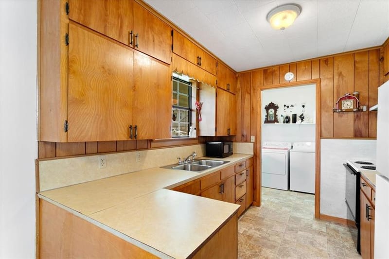 704 E Main Street, Honey Grove TX 75446 - Photo 36