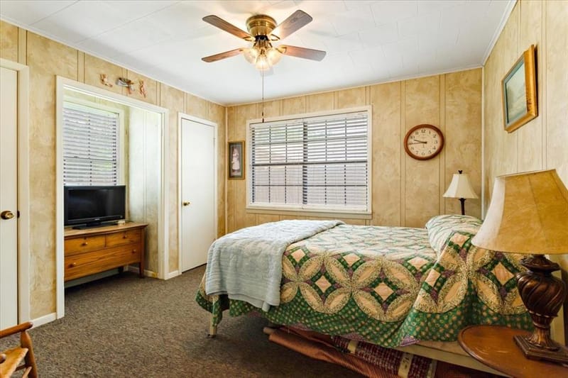 704 E Main Street, Honey Grove TX 75446 - Photo 35
