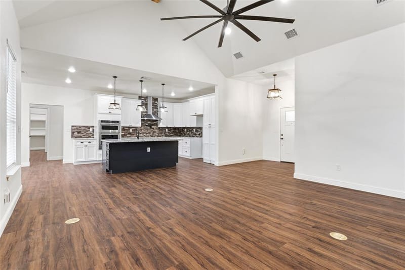 1754 Riverview Drive, Cleburne TX 76033 - Photo 9