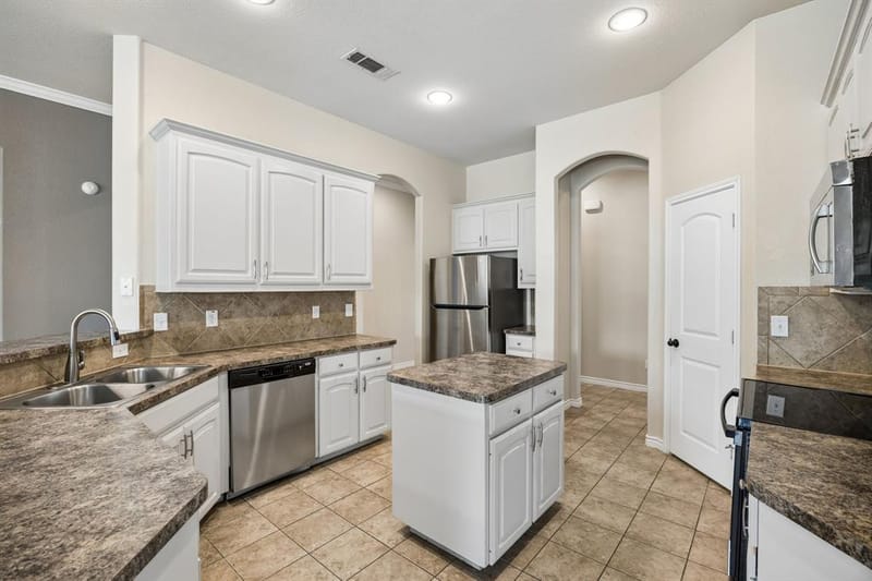 425 Corriente Trail, Azle TX 76020 - Photo 9