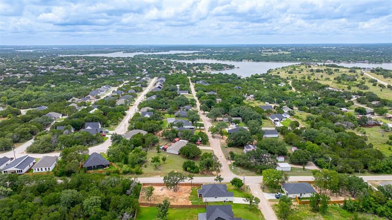 5900 S Lakeside Hills Court, Granbury TX 76048 - Photo 34