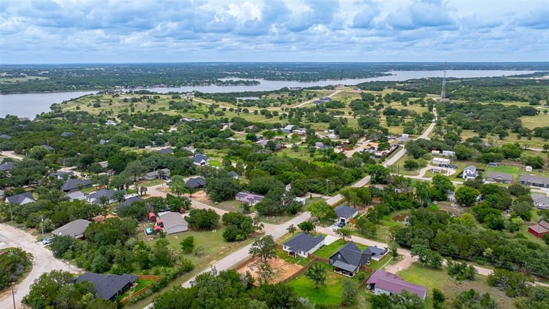 5900 S Lakeside Hills Court, Granbury TX 76048 - Photo 33