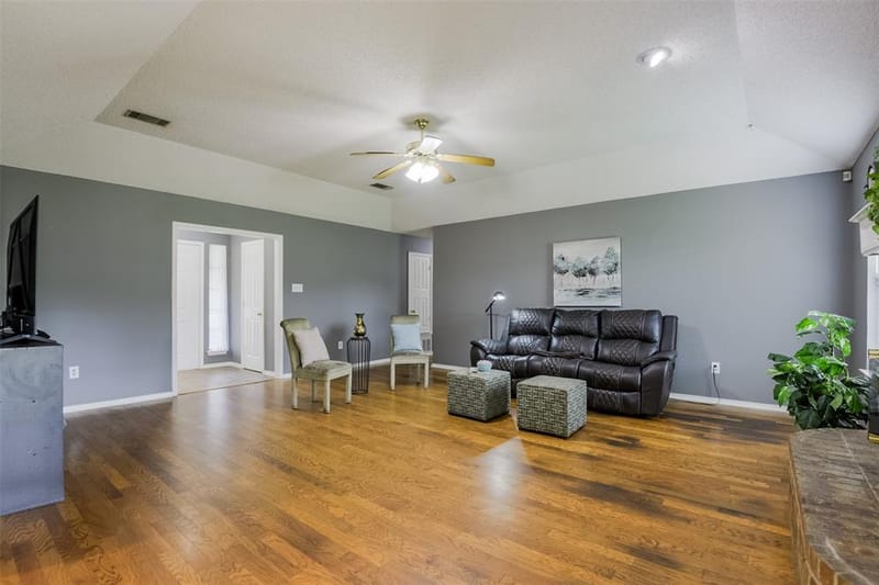 257 Spring Brook Drive, Mansfield TX 76063 - Photo 6