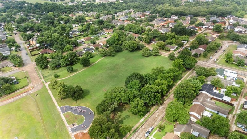 1121 Sam Houston Drive, Garland TX 75042 - Photo 23