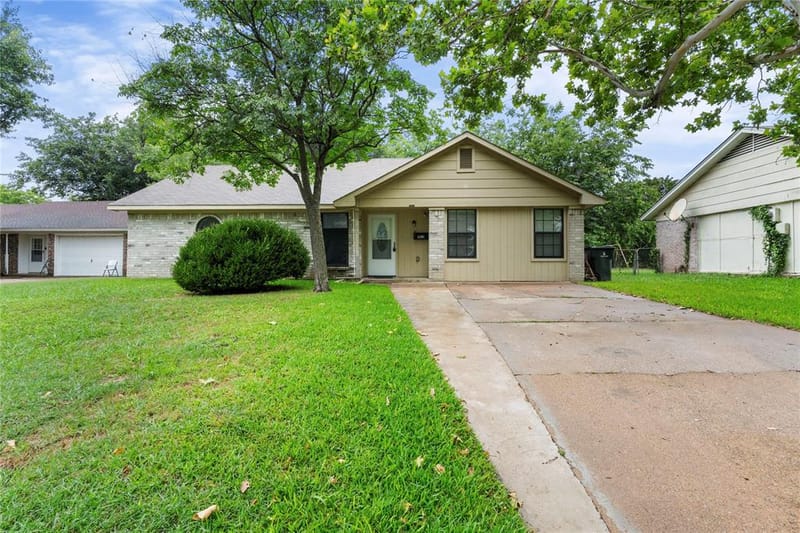 1121 Sam Houston Drive, Garland TX 75042