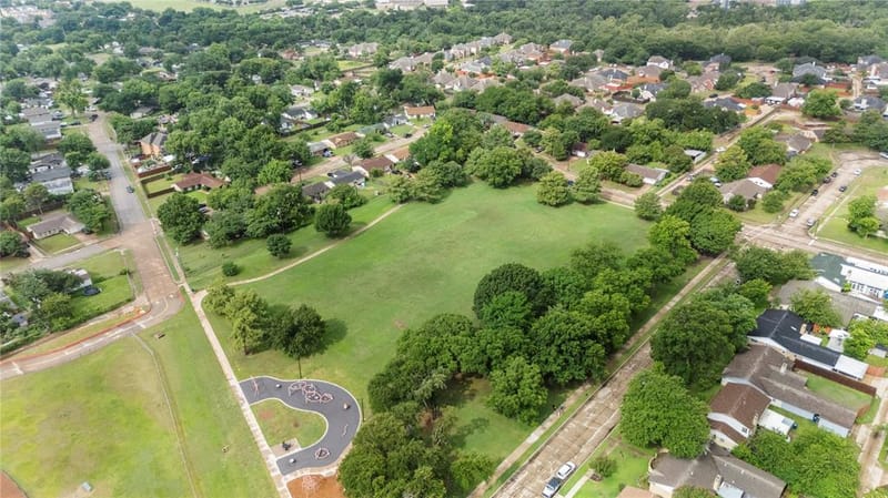 1121 Sam Houston Drive, Garland TX 75042 - Photo 24