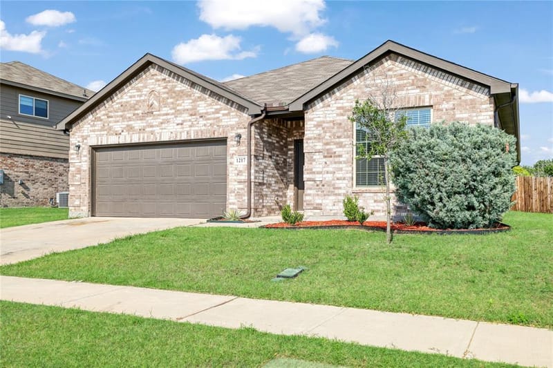 1217 Benwick Drive, Van Alstyne TX 75495 - Photo 2