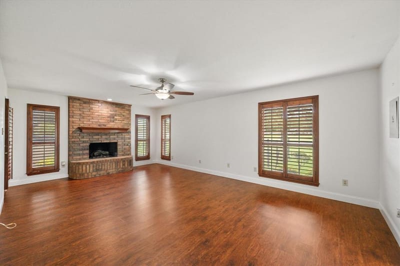8111 Russell Curry Road, Arlington TX 76001 - Photo 16