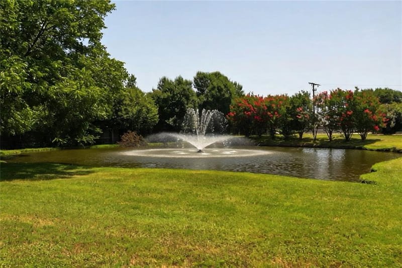 8111 Russell Curry Road, Arlington TX 76001 - Photo 5