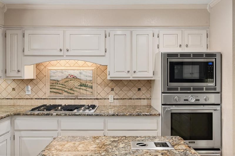 8111 Russell Curry Road, Arlington TX 76001 - Photo 10