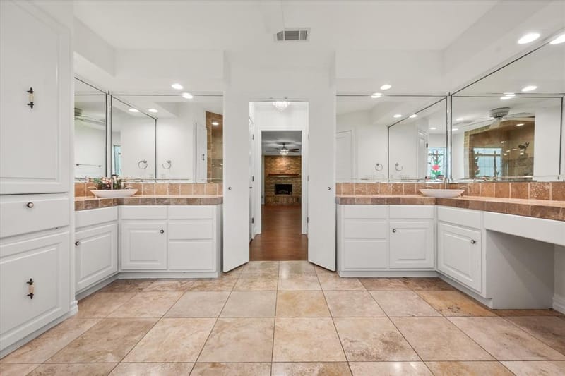 8111 Russell Curry Road, Arlington TX 76001 - Photo 18