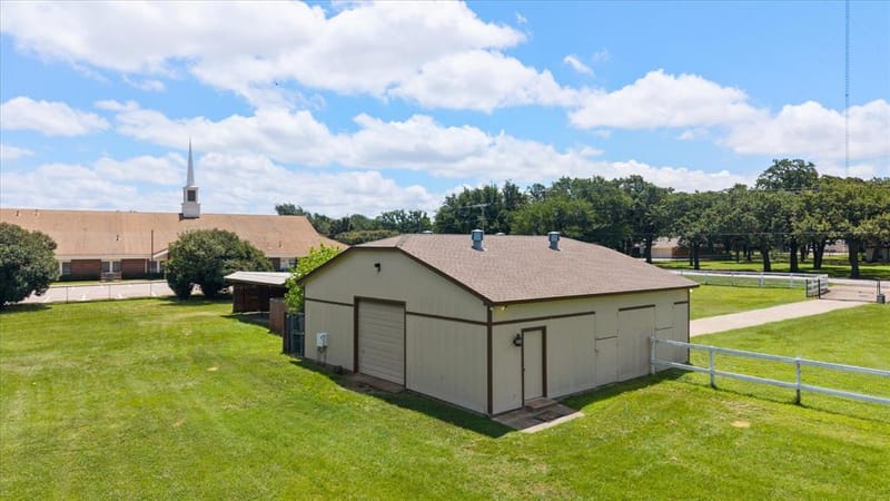8111 Russell Curry Road, Arlington TX 76001 - Photo 35