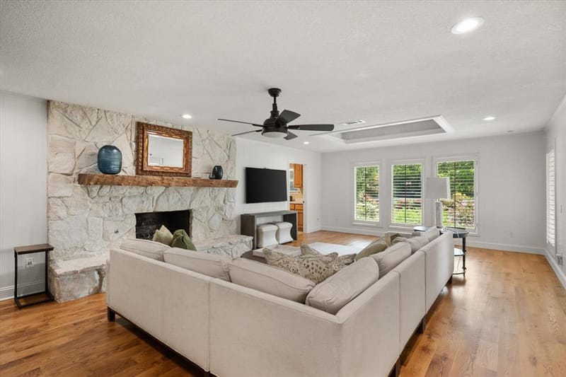 8111 Russell Curry Road, Arlington TX 76001 - Photo 4