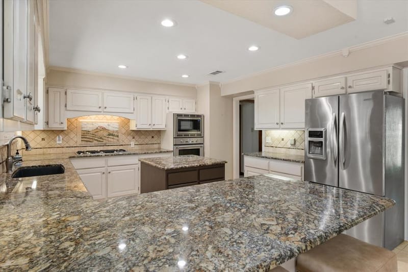 8111 Russell Curry Road, Arlington TX 76001 - Photo 8