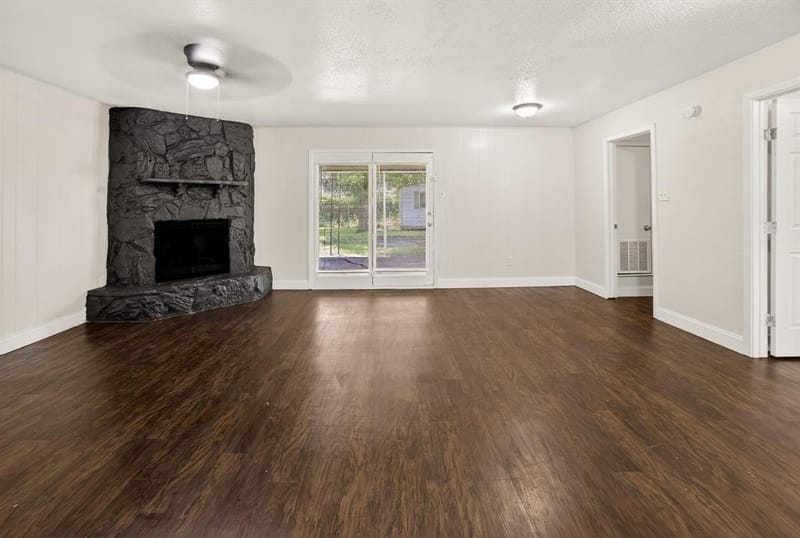 15131 Oakwood Lane, Balch Springs TX 75180 - Photo 6