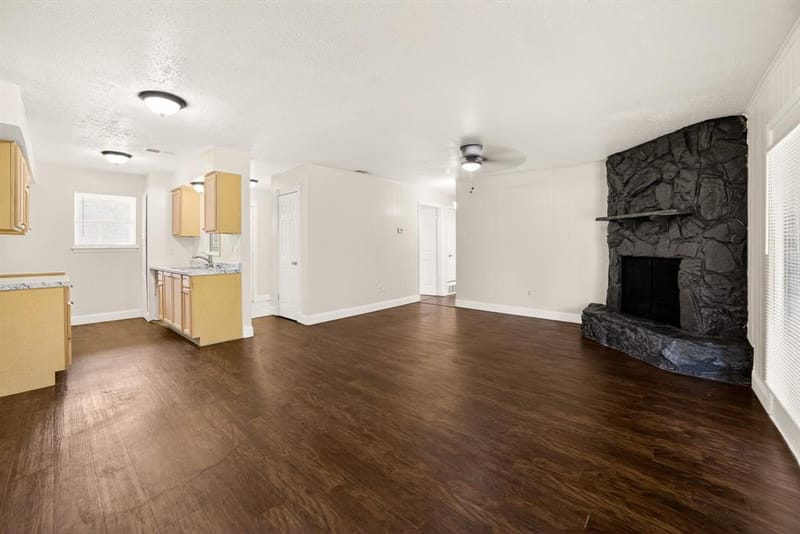 15131 Oakwood Lane, Balch Springs TX 75180 - Photo 7