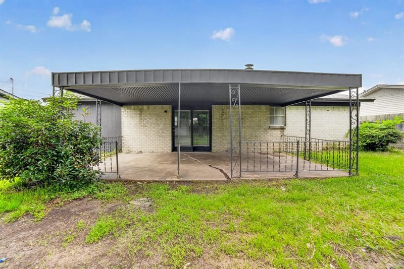 15131 Oakwood Lane, Balch Springs TX 75180 - Photo 3