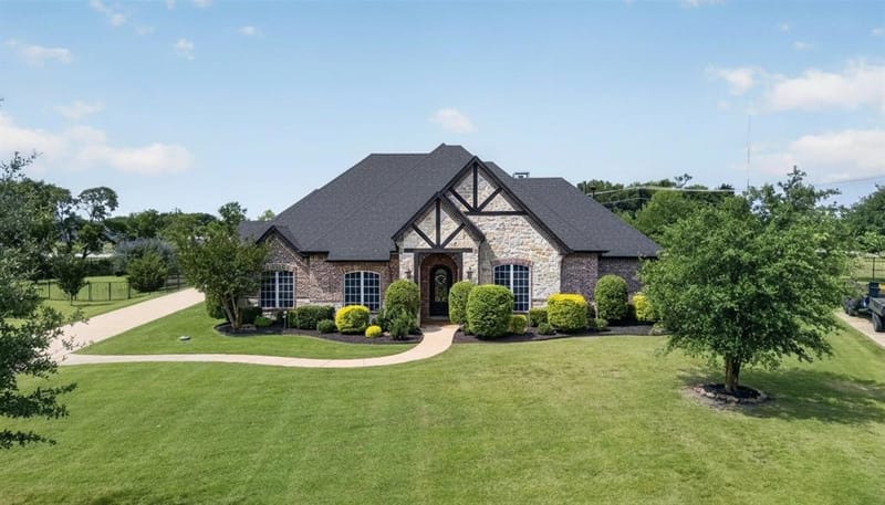 4408 Lake Breeze Drive, McKinney TX 75071 - Photo 2