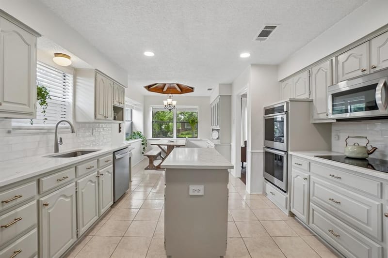 2330 Heatherwoods Way, Carrollton TX 75007 - Photo 13