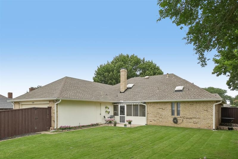 2330 Heatherwoods Way, Carrollton TX 75007 - Photo 32