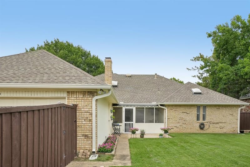 2330 Heatherwoods Way, Carrollton TX 75007 - Photo 33