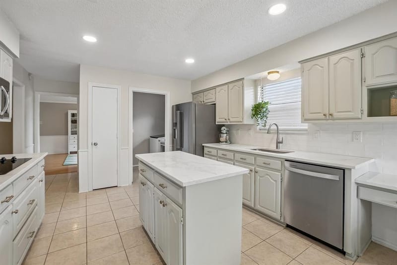 2330 Heatherwoods Way, Carrollton TX 75007 - Photo 11