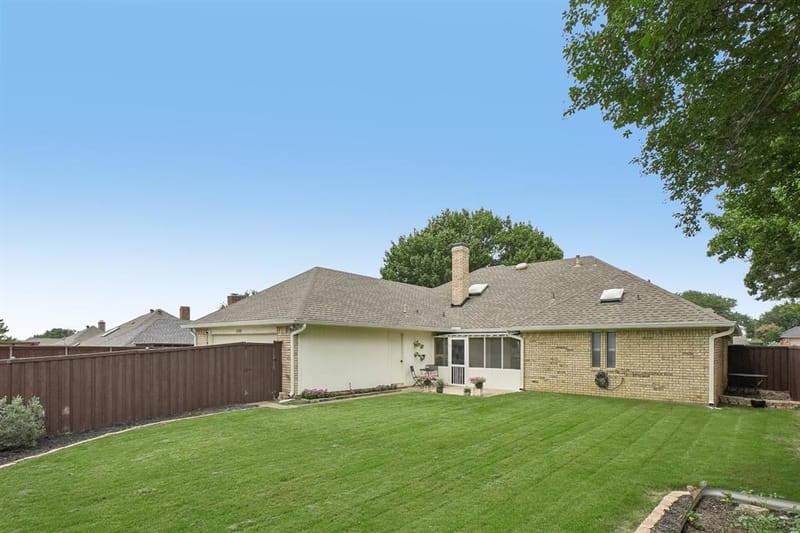 2330 Heatherwoods Way, Carrollton TX 75007 - Photo 31