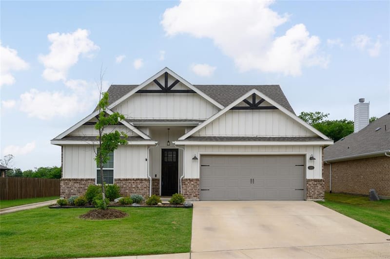 300 Bronco Drive, Pilot Point TX 76258 - Photo 2