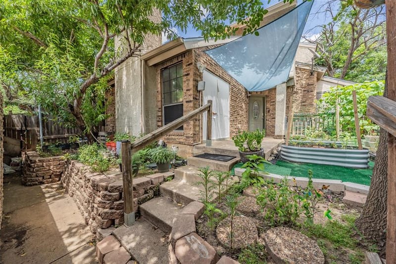 219 Shady Lane Drive, Fort Worth TX 76112 - Photo 3