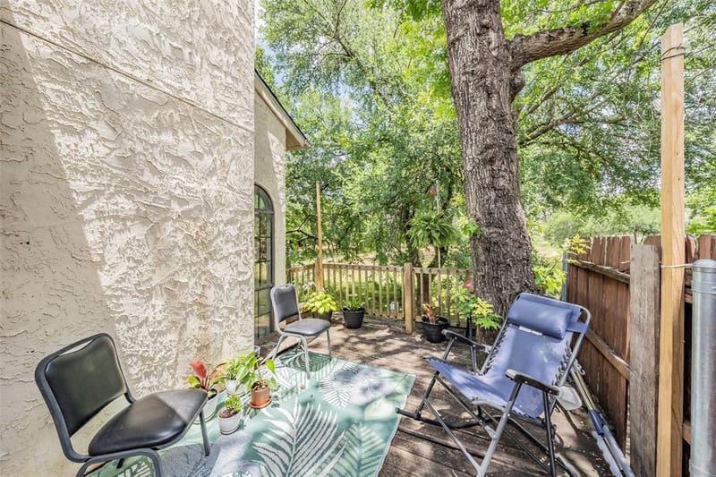 219 Shady Lane Drive, Fort Worth TX 76112 - Photo 10