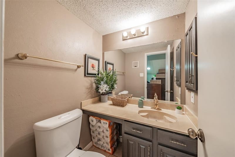 219 Shady Lane Drive, Fort Worth TX 76112 - Photo 33