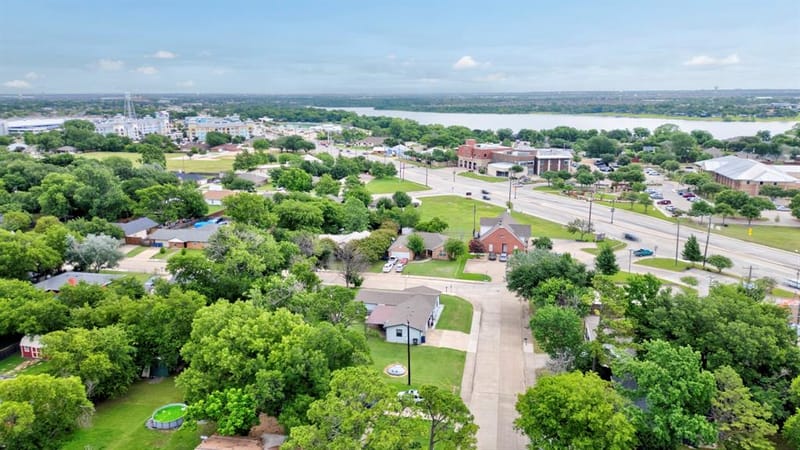 105 E Park Street, Little Elm TX 75068 - Photo 6