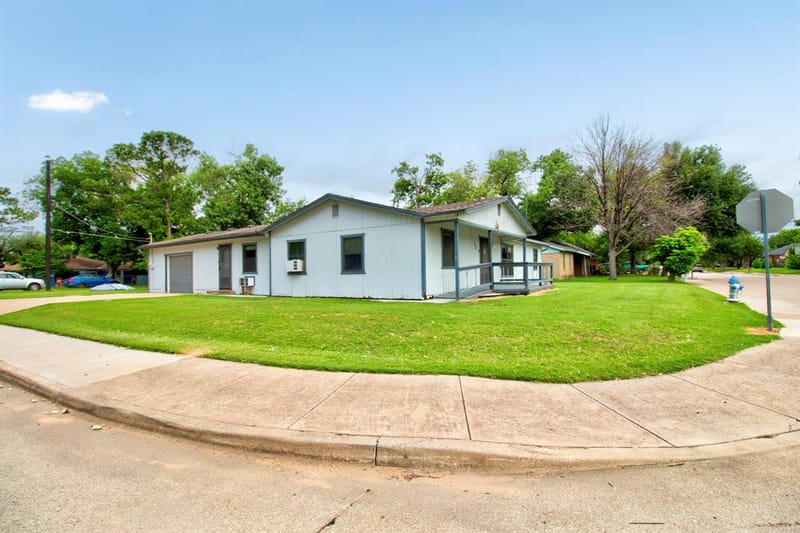 105 E Park Street, Little Elm TX 75068 - Photo 9