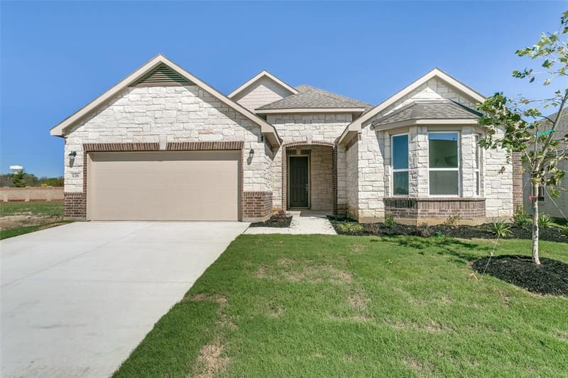 126 Hudson Lane, Justin TX 76247 - Photo 3