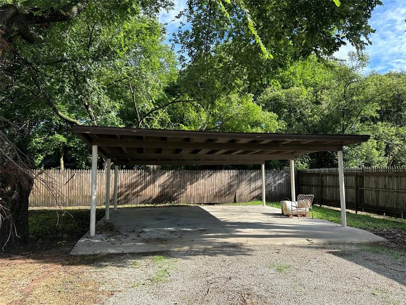 604 Harrel Avenue, Bynum TX 76631 - Photo 7