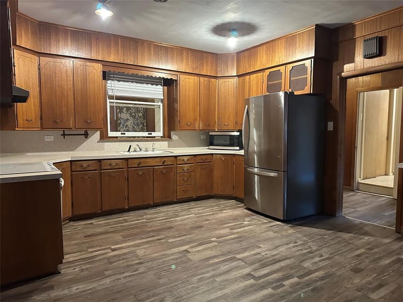 604 Harrel Avenue, Bynum TX 76631 - Photo 11