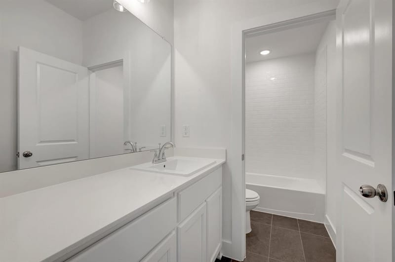340 Kathryn Drive, Fort Worth TX 76052 - Photo 5
