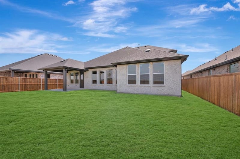 340 Kathryn Drive, Fort Worth TX 76052 - Photo 8