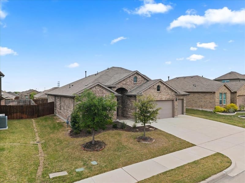 1117 Scotney Lane, Saginaw TX 76131 - Photo 2
