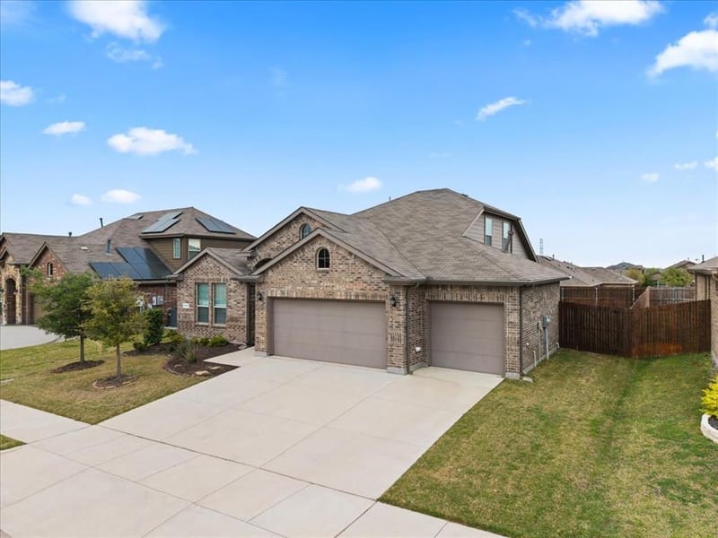 1117 Scotney Lane, Saginaw TX 76131 - Photo 3