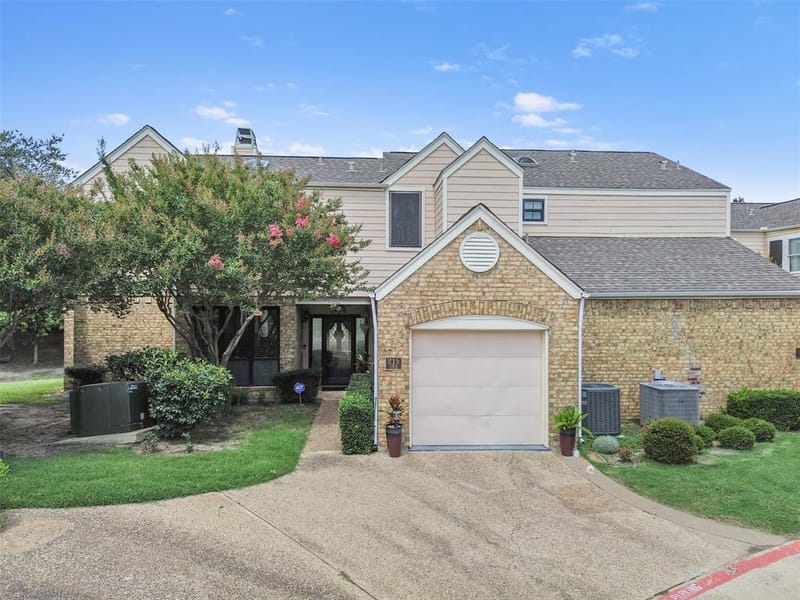 215 Cimarron Trail # 1, Irving TX 75063 - Photo 2