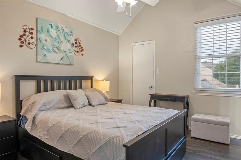 215 Cimarron Trail # 1, Irving TX 75063 - Photo 16