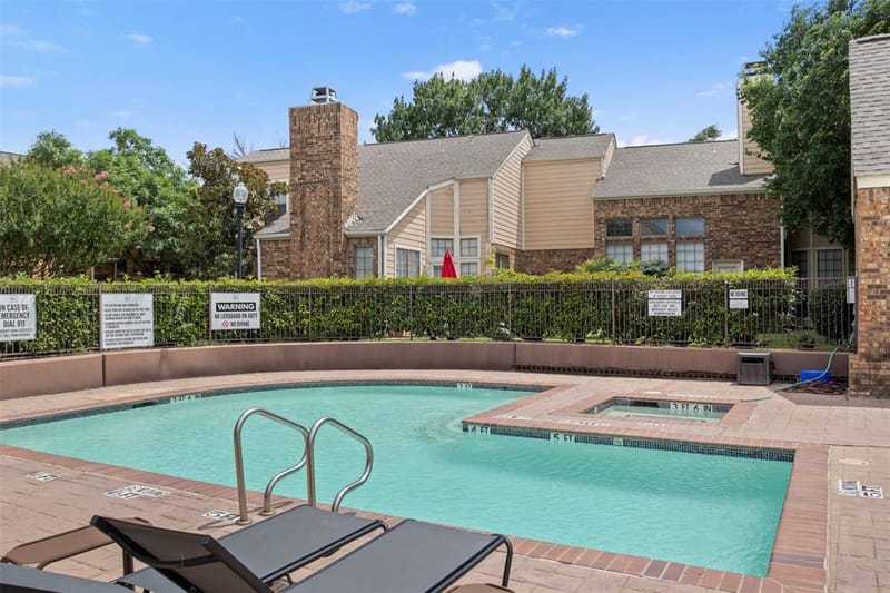 215 Cimarron Trail # 1, Irving TX 75063 - Photo 32