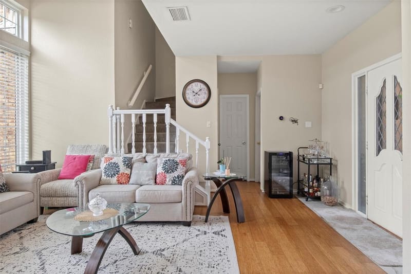 215 Cimarron Trail # 1, Irving TX 75063 - Photo 8