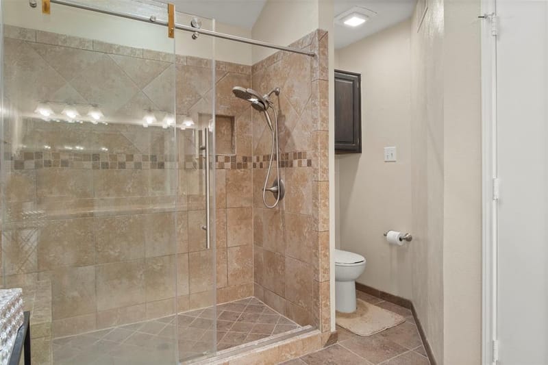 215 Cimarron Trail # 1, Irving TX 75063 - Photo 25