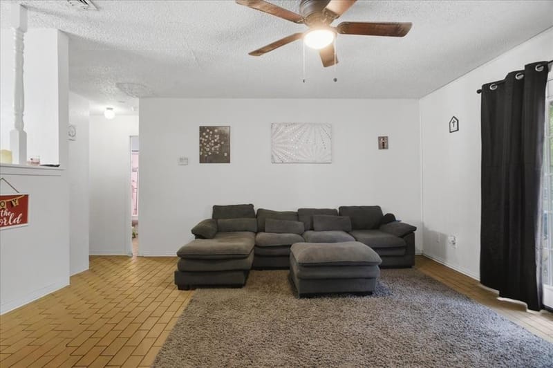 701 N Douglas Avenue, Cleburne TX 76033 - Photo 7